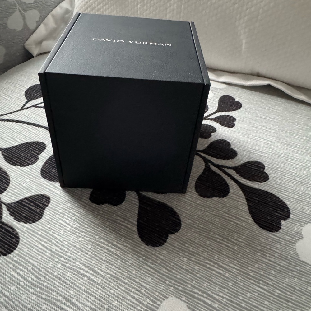 David Yurman Elegant Black Jewelry Gift Box